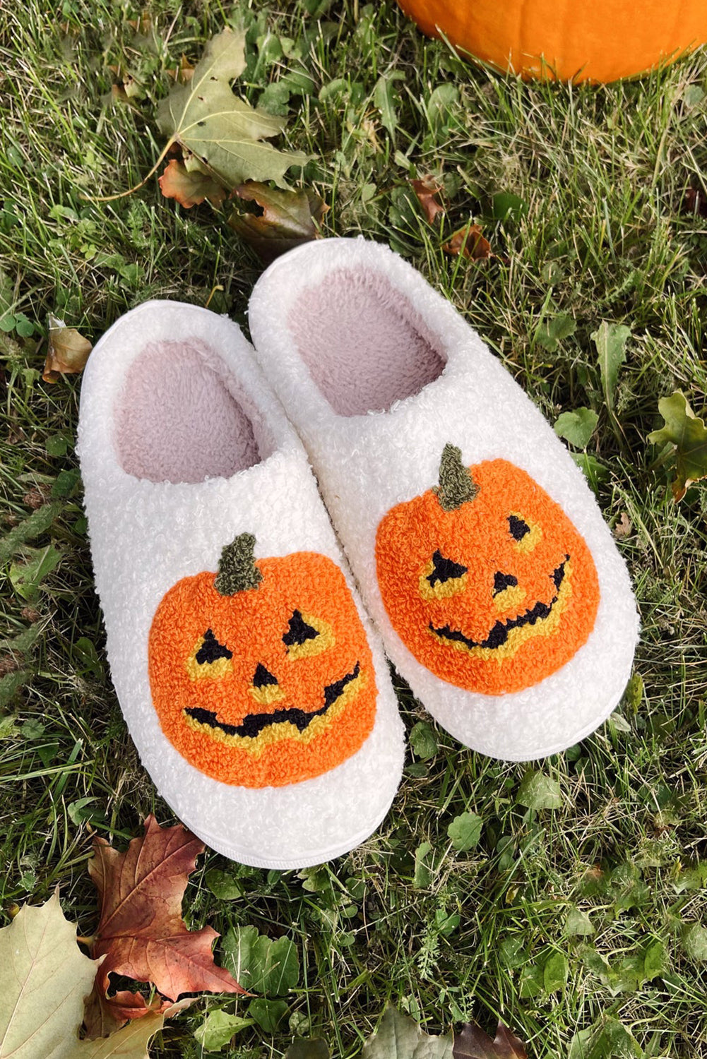 White Halloween Pumpkin Print Plush Slippers