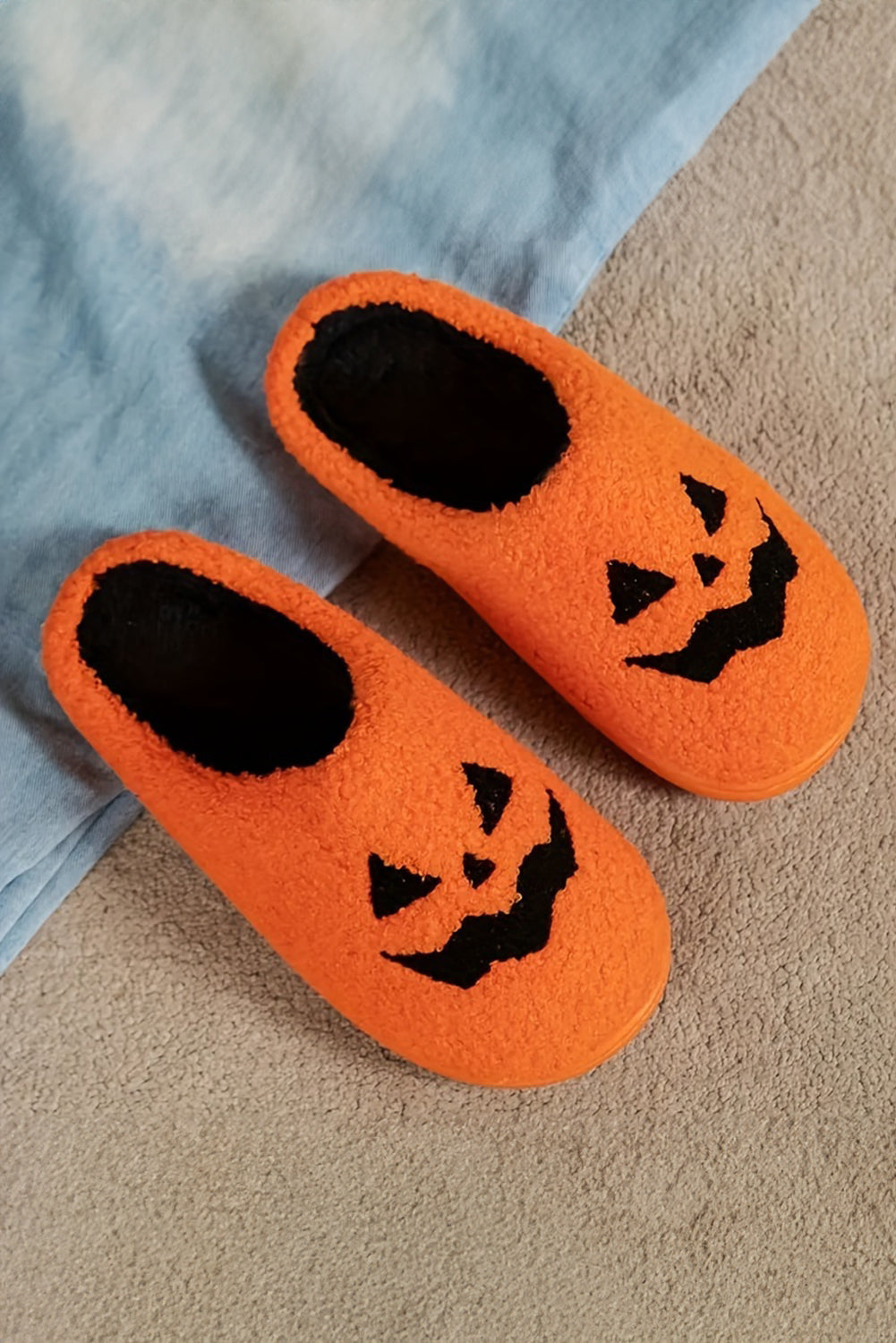 Orange Halloween Pumpkin Face Graphic Plush Slippers